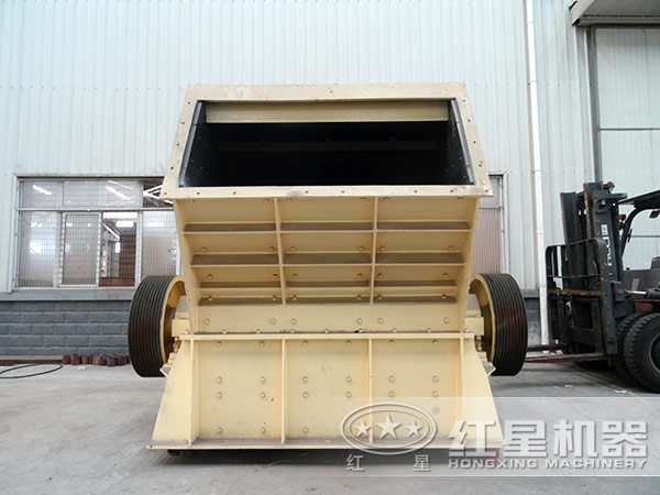 1315反擊式破碎機(jī)時產(chǎn)量可達(dá)多少噸？