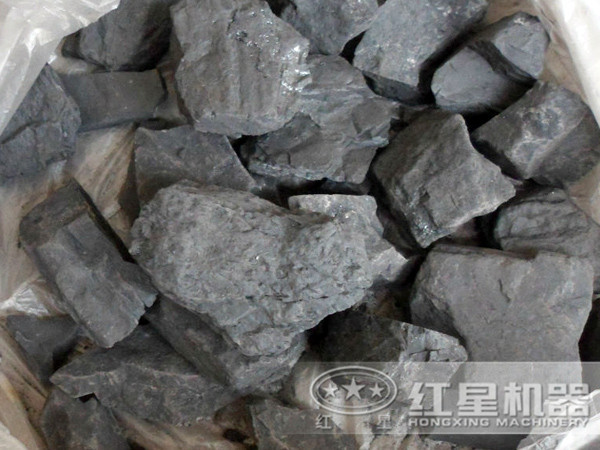一臺用于破碎煤矸石的移動粉碎機_70噸/小時，出料粒度20以下