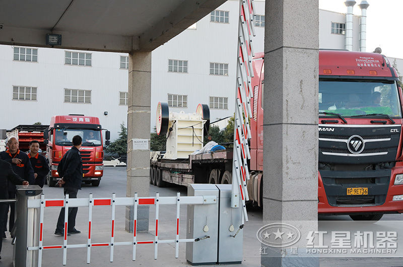 時產(chǎn)30-300噸的石料、石塊碎石機(jī)一套多少錢？