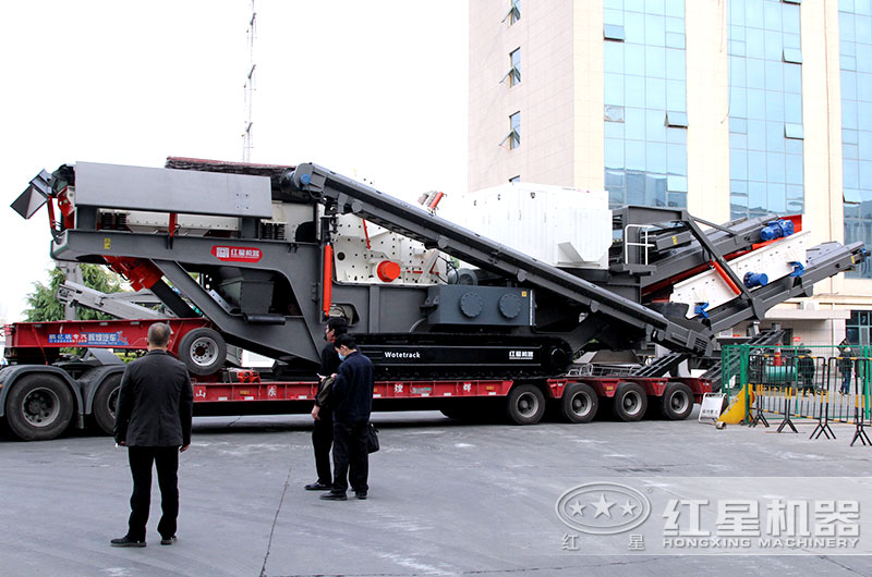 履帶式砂石粉碎機(jī)全力出擊，碎石效果驚人，報(bào)價(jià)是多少？